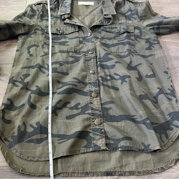 Staring At Stars Camo Snap Front Shirt - Picture 6 of 7
